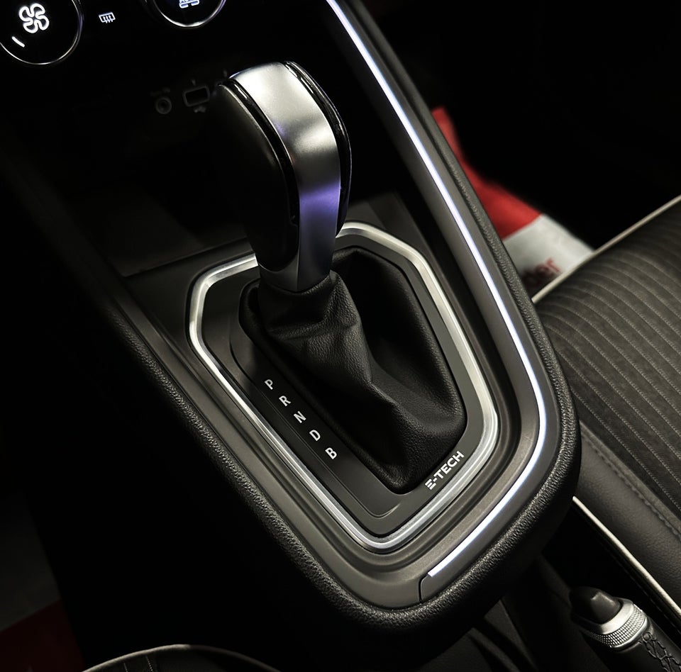 Renault Clio V 1,6 E-Tech Intens 5d