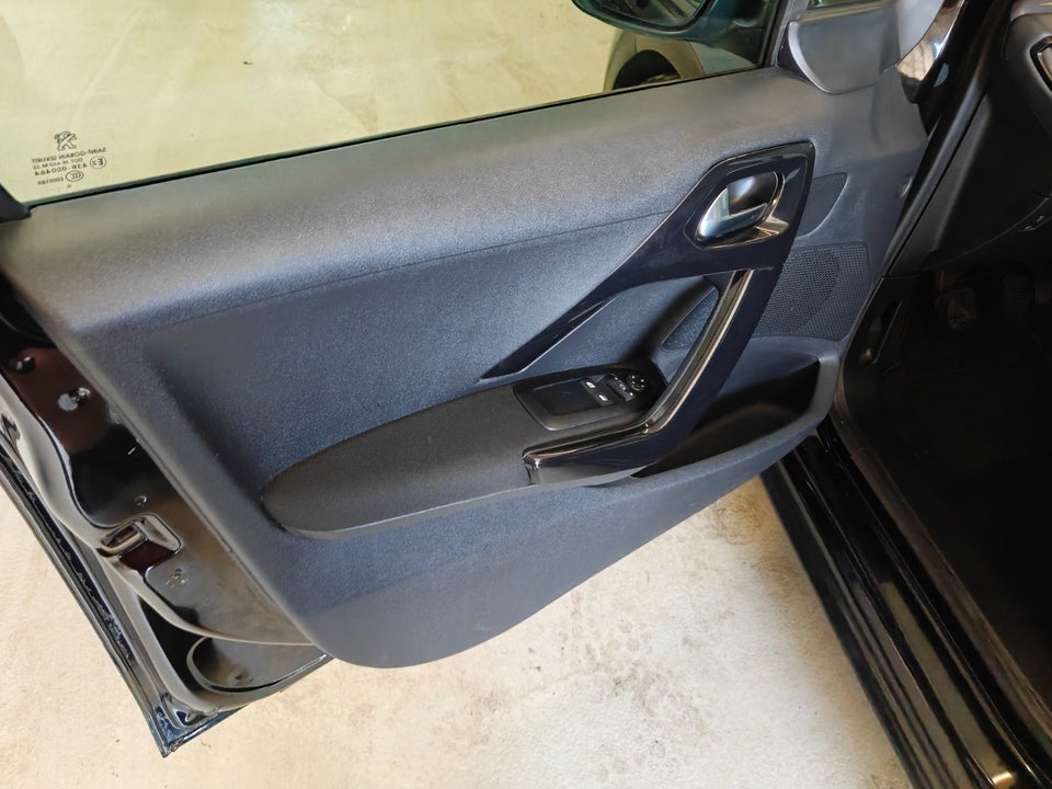 Peugeot 208 1,6 BlueHDi 100 Allure 5d