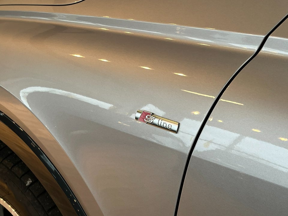 Audi Q4 e-tron 45 S-line 5d