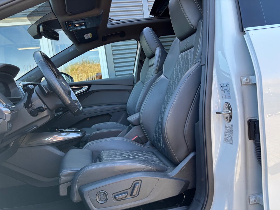 Audi Q4 e-tron 50 S-line quattro 5d