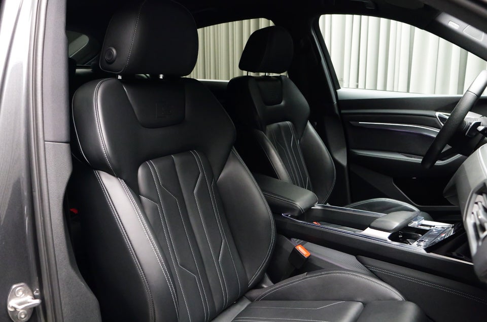 Audi e-tron 55 S-line Sportback quattro 5d