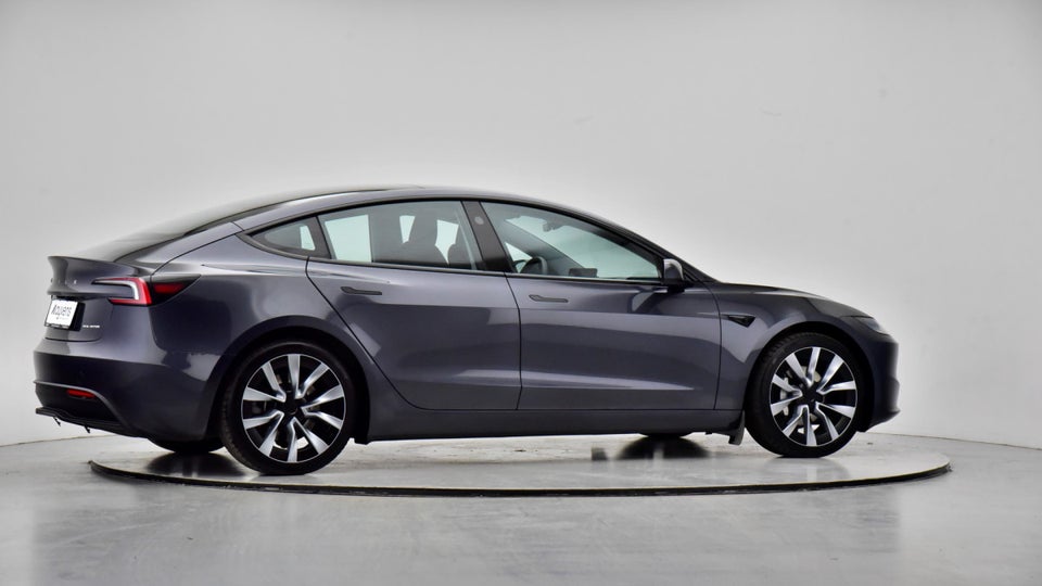 Tesla Model 3 Long Range AWD 4d