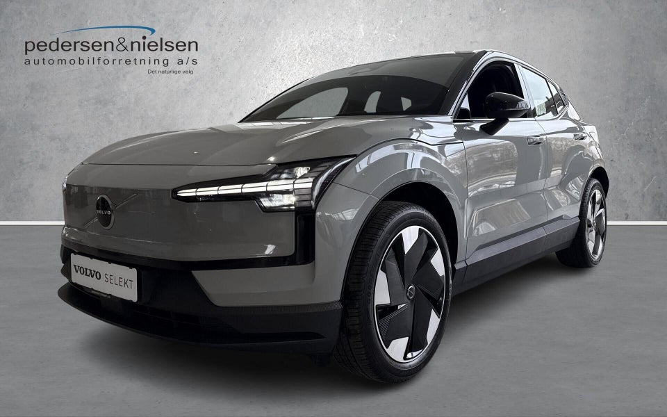 Volvo EX30 Extended Range Plus 5d