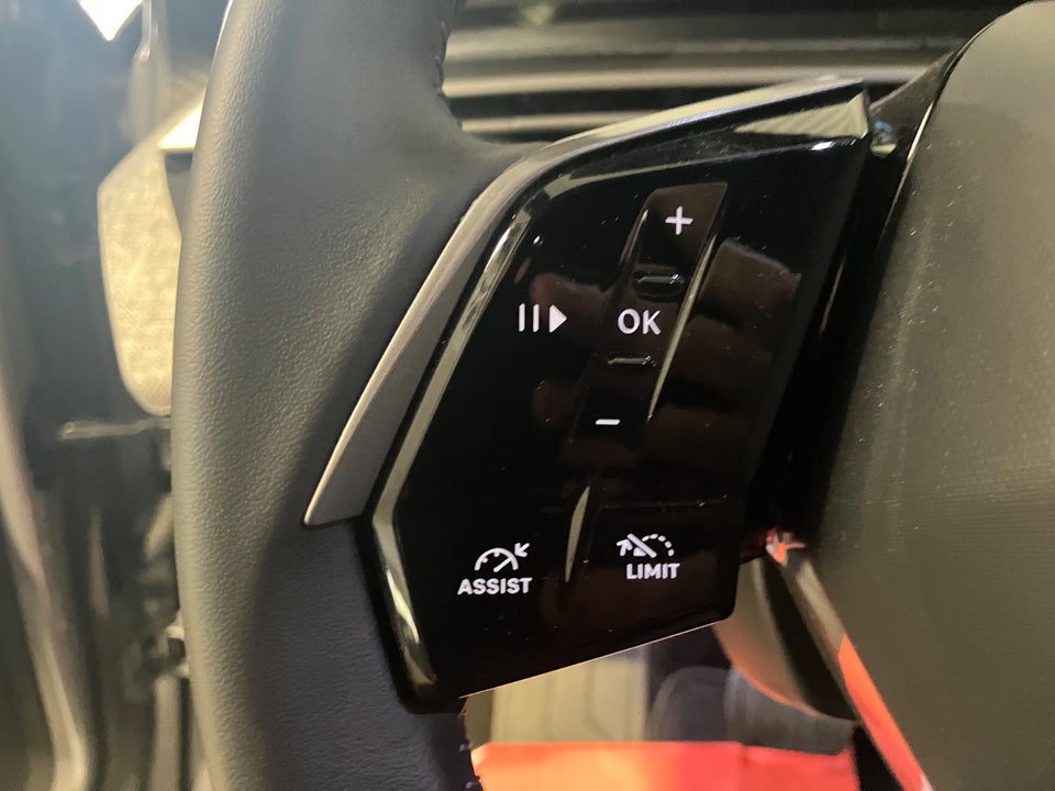 Peugeot e-5008 77 Allure 7prs 5d