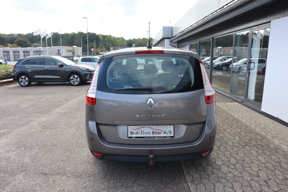 Renault Grand Scenic III 1,9 dCi 130 Dynamique 7prs 5d