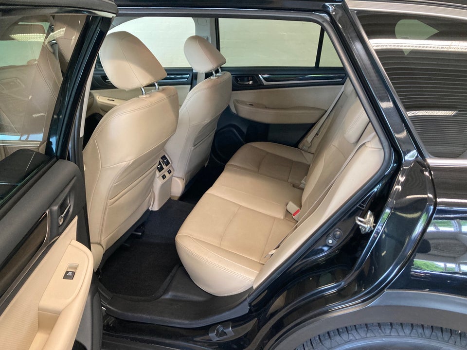 Subaru Outback 2,0 D Summit CVT AWD 5d