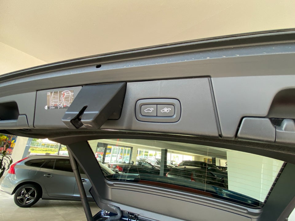 Volvo V90 2,0 D3 150 Momentum 5d