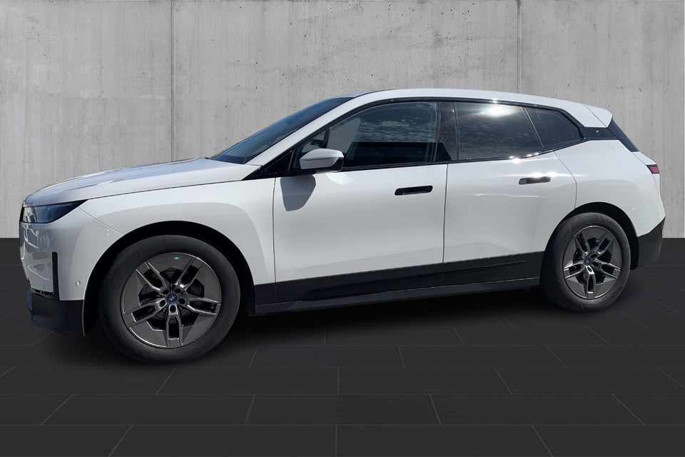BMW iX xDrive40 5d