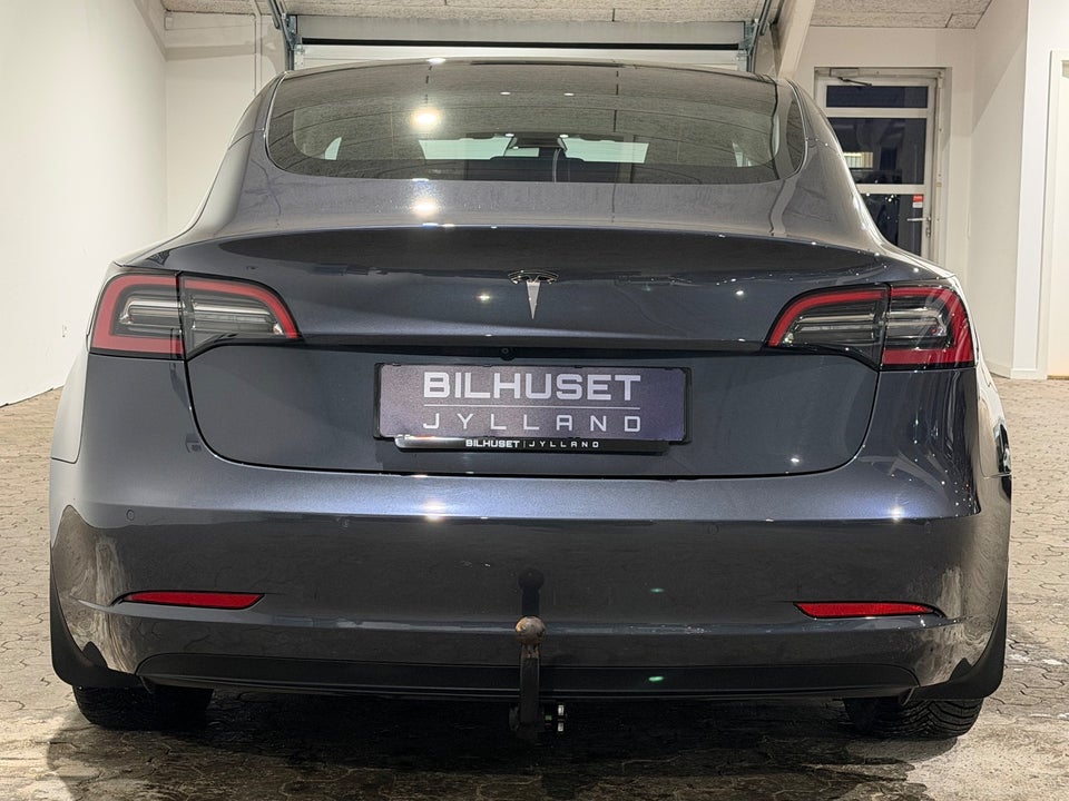 Tesla Model 3 RWD 4d