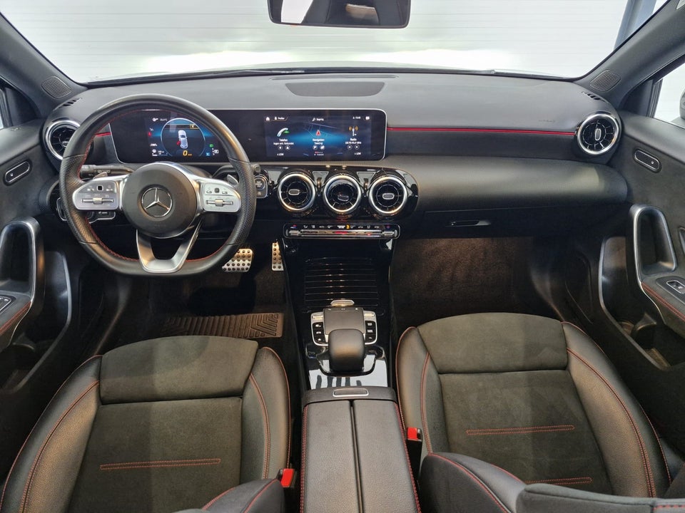 Mercedes A220 2,0 AMG Line aut. 4Matic 5d
