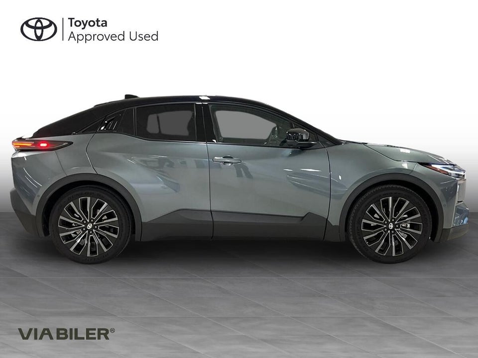 Toyota C-HR+ 77 Executive AWD 5d