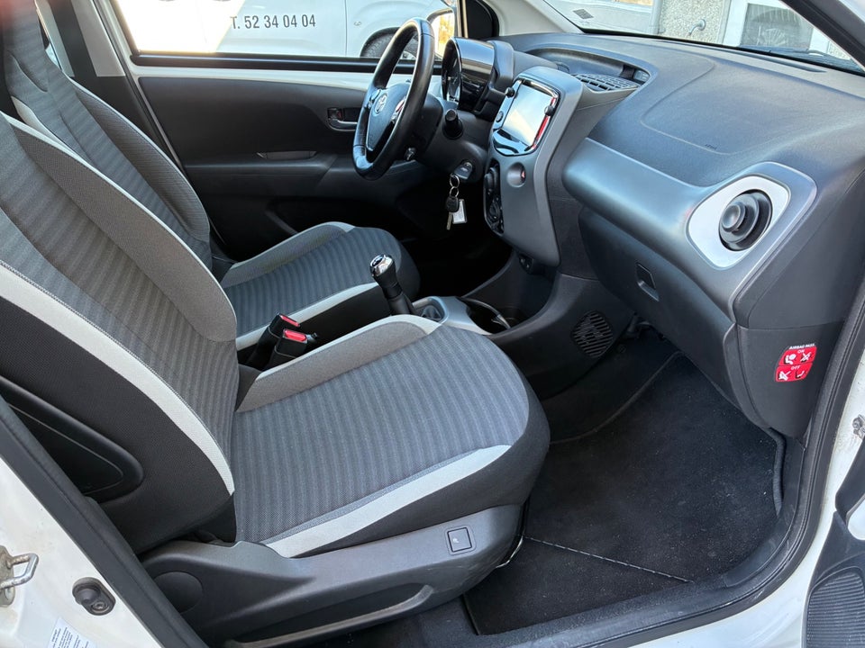 Toyota Aygo 1,0 VVT-i x-pression 5d