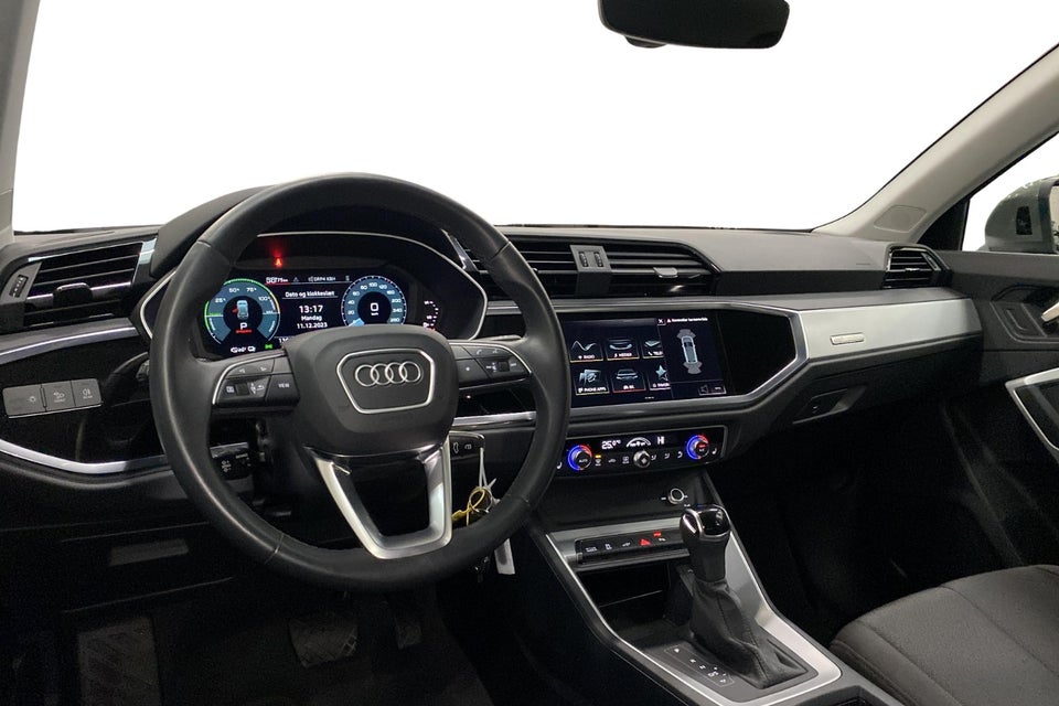 Audi Q3 45 TFSi e Attitude+ S-tr. 5d