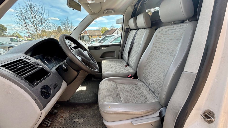 VW Transporter 2,0 TDi 140 Kombi lang 4d