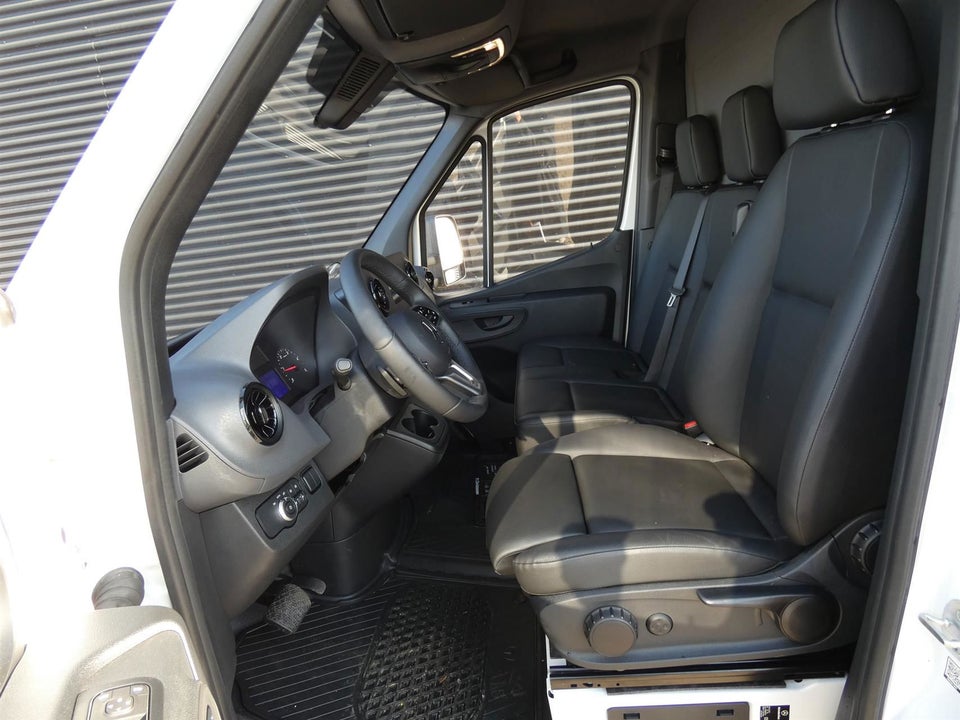 Mercedes Sprinter 317 2,0 CDi A3 Chassis aut. RWD 2d