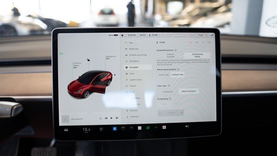 Tesla Model 3 Standard Range+ RWD 4d