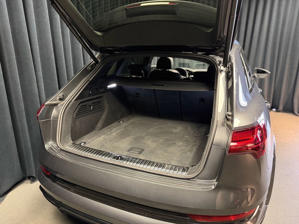 Audi e-tron S quattro 5d