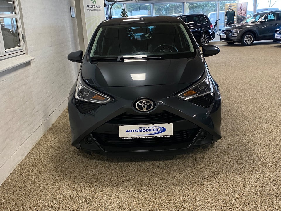 Toyota Aygo 1,0 VVT-i x-play 5d