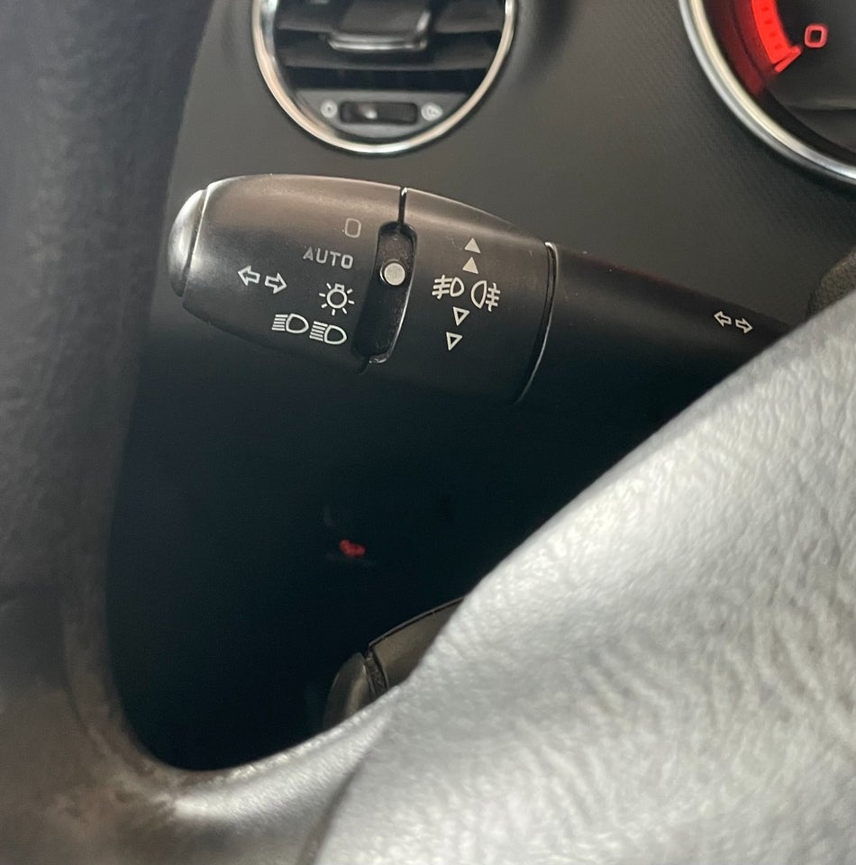 Peugeot 308 1,6 HDi 92 Access stc. 5d