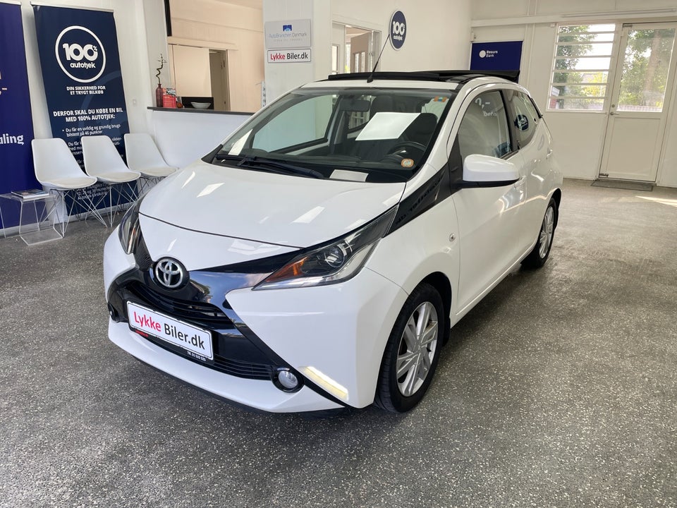 Toyota Aygo 1,0 VVT-i x-wave Sky 5d