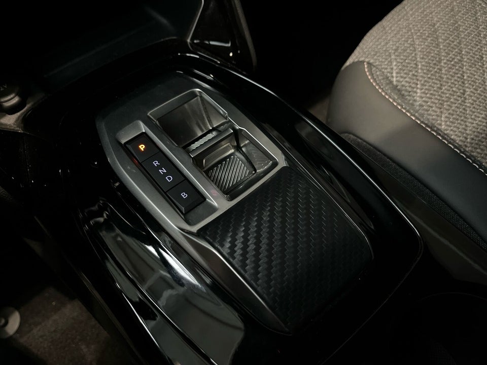 Peugeot e-2008 50 Allure 5d