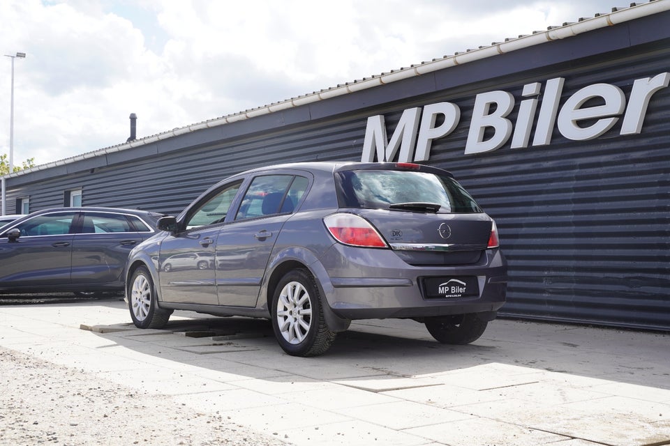 Opel Astra 1,4 16V Enjoy 5d