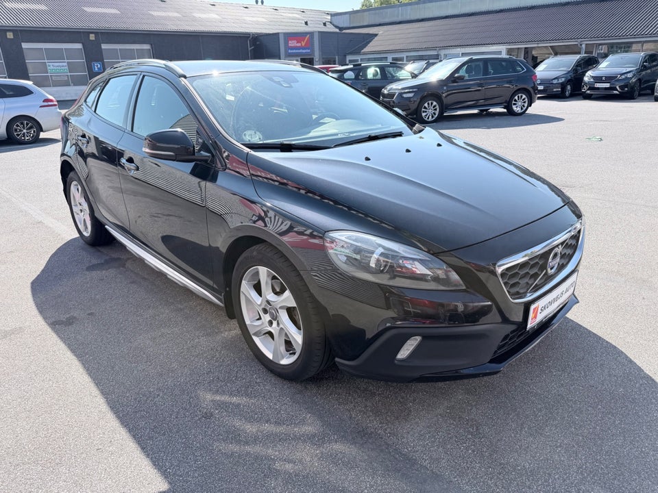 Volvo V40 CC 1,6 D2 115 Momentum 5d