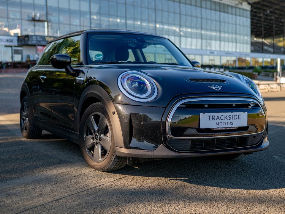 MINI Cooper SE Essential 3d