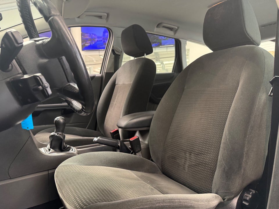 Ford Focus 1,6 Titanium 5d