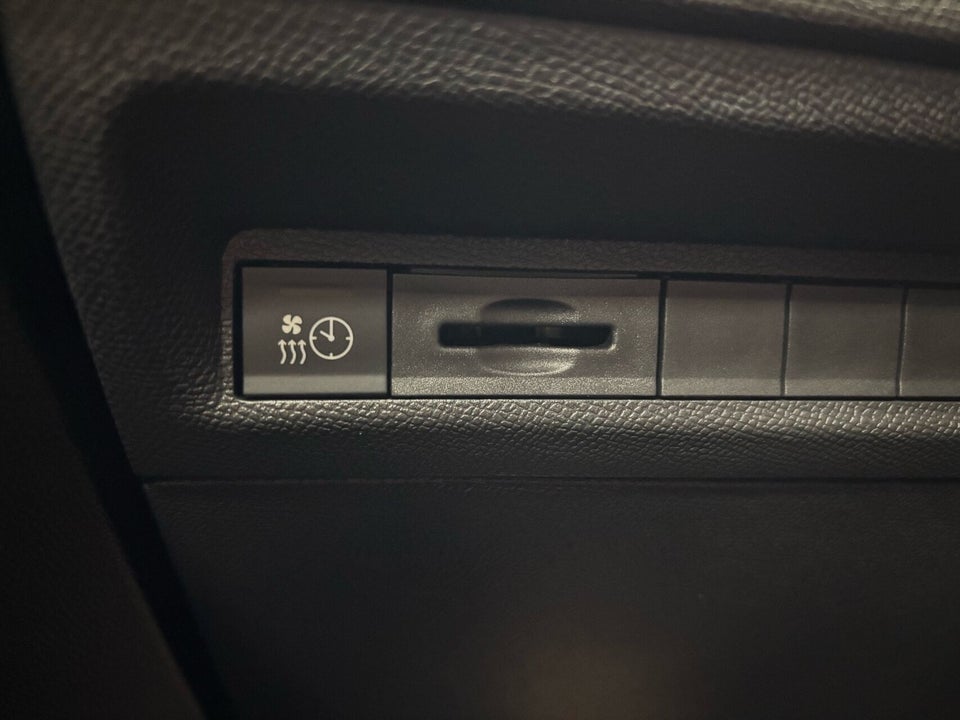 Peugeot e-308 54 GT 5d