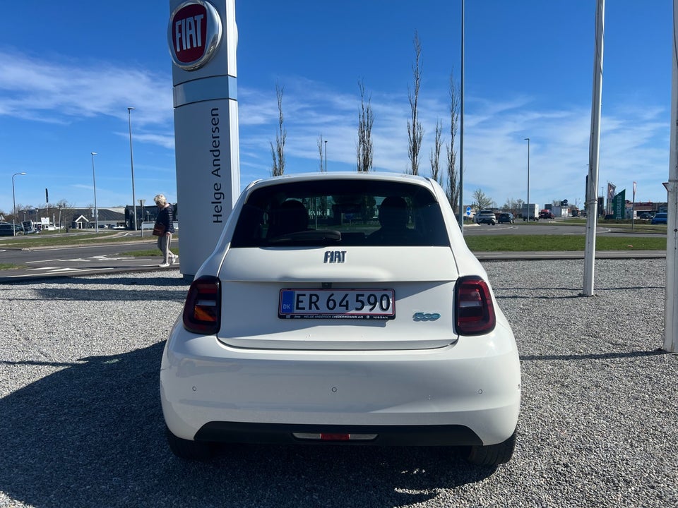 Fiat 500e 42 Icon 3+1 4d
