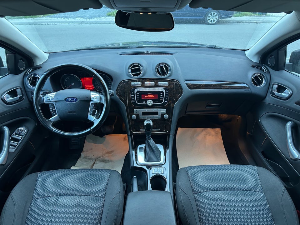 Ford Mondeo 2,3 Ghia stc. aut. 5d