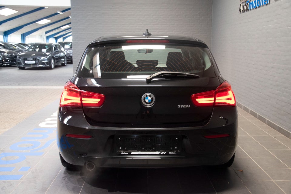 BMW 118i 1,5 Connected aut. 5d