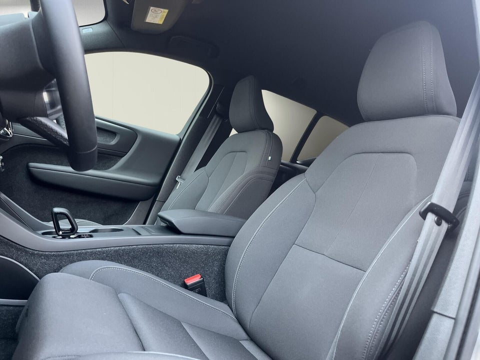 Volvo EX40 Extended Range Plus 5d