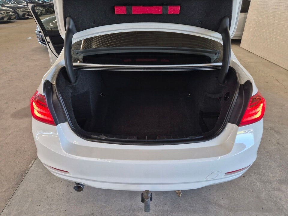 BMW 320d 2,0 aut. 4d