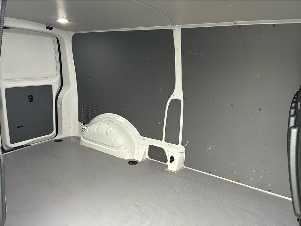 VW Transporter 2,0 TDi 150 Kassevogn DSG lang
