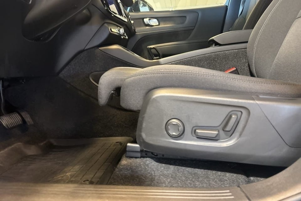 Volvo EX40 Extended Range Plus 5d