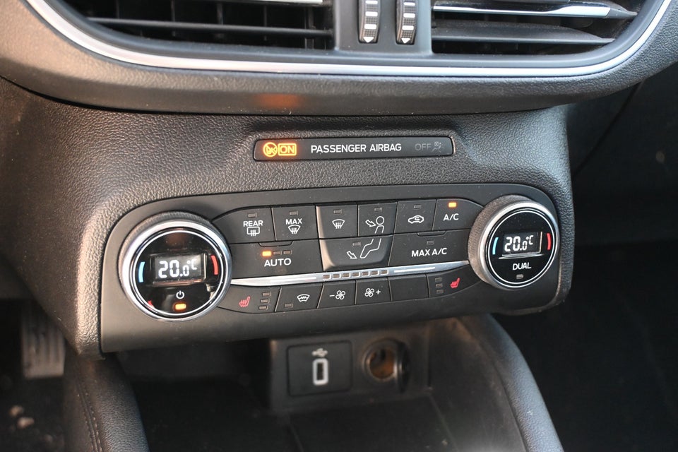 Ford Focus 1,0 EcoBoost Titanium stc. 5d