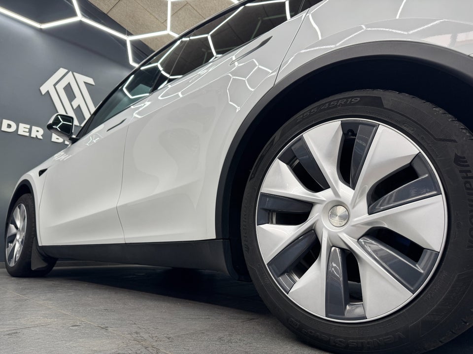 Tesla Model Y RWD 5d