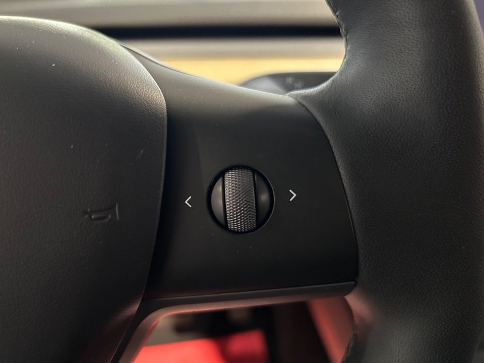 Tesla Model Y RWD 5d