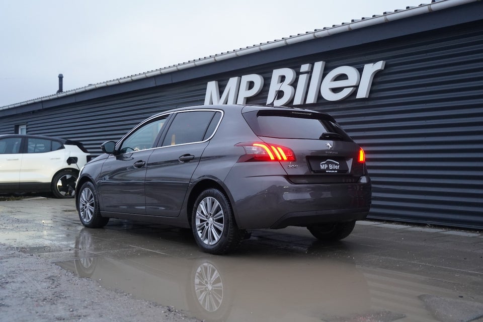 Peugeot 308 1,5 BlueHDi 130 Prestige Sky 5d