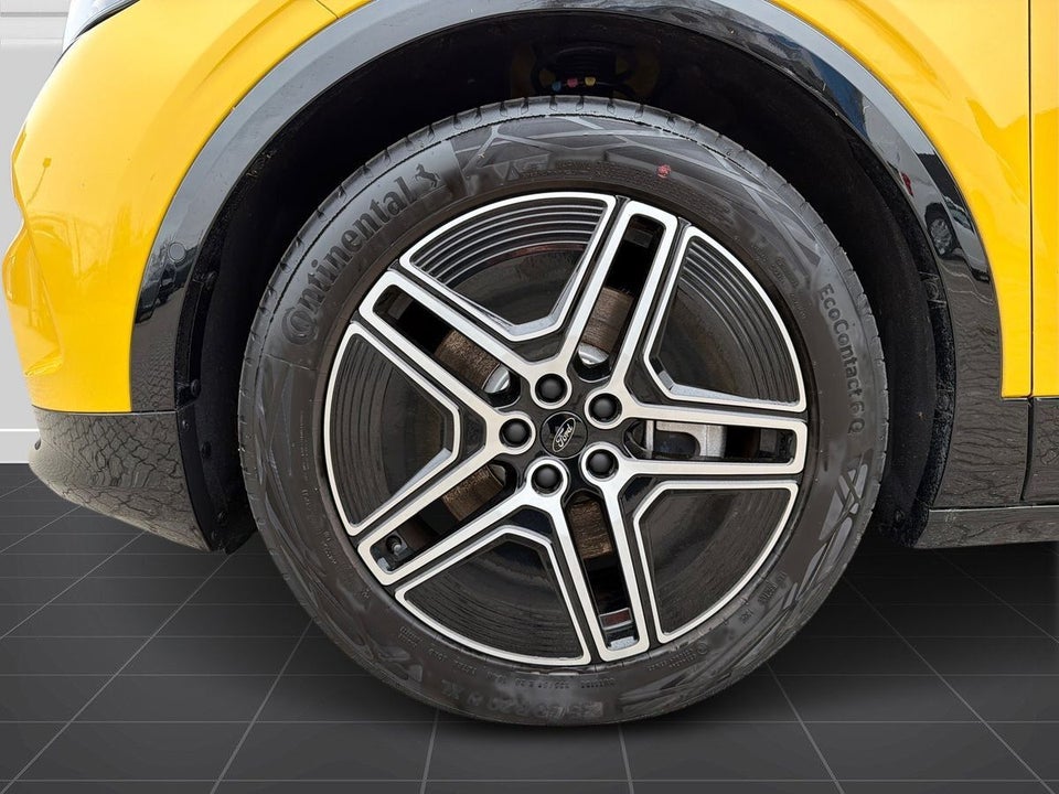 Ford Capri 77 Premium Extended Range 5d