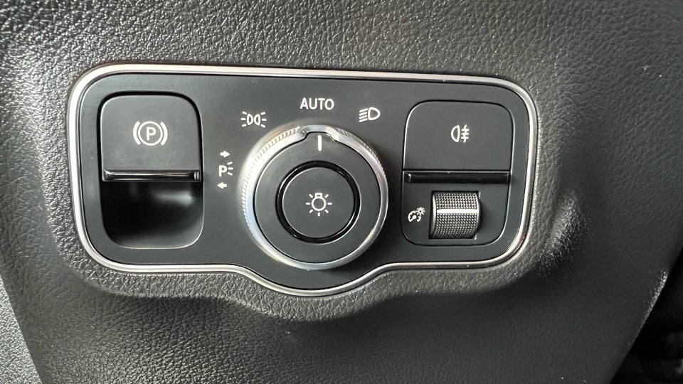 Mercedes B250 e 1,3 AMG Line aut. 5d