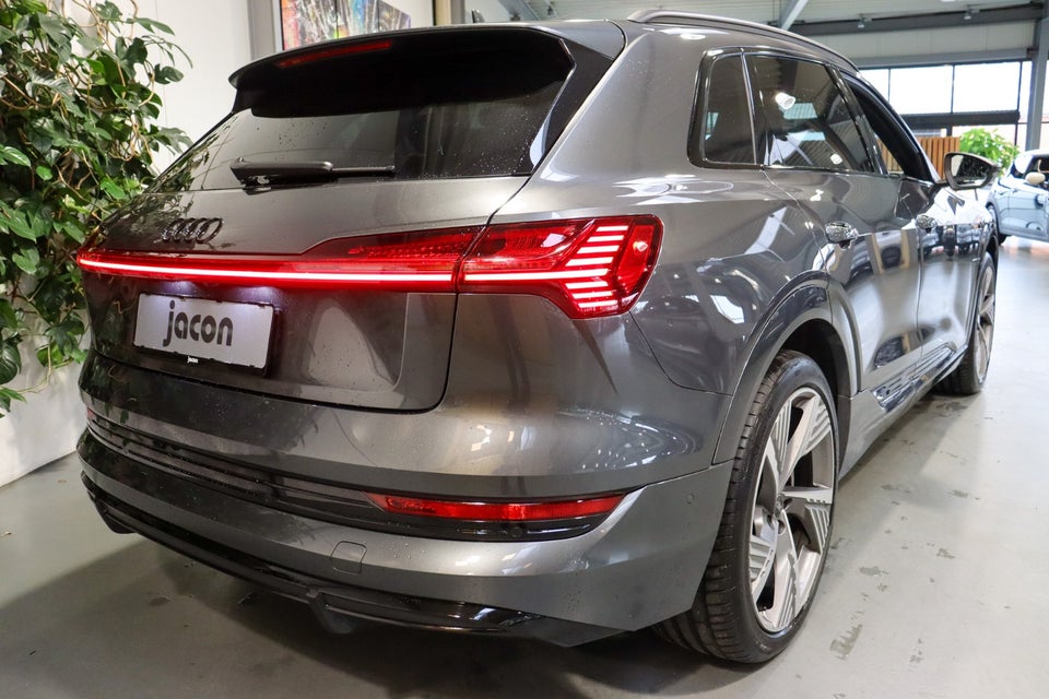 Audi e-tron 55 S-line quattro 5d