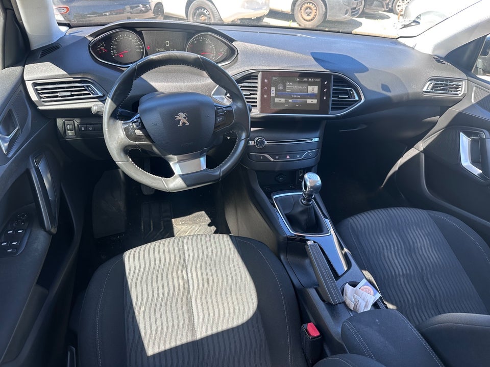 Peugeot 308 1,2 e-THP 130 Active 5d