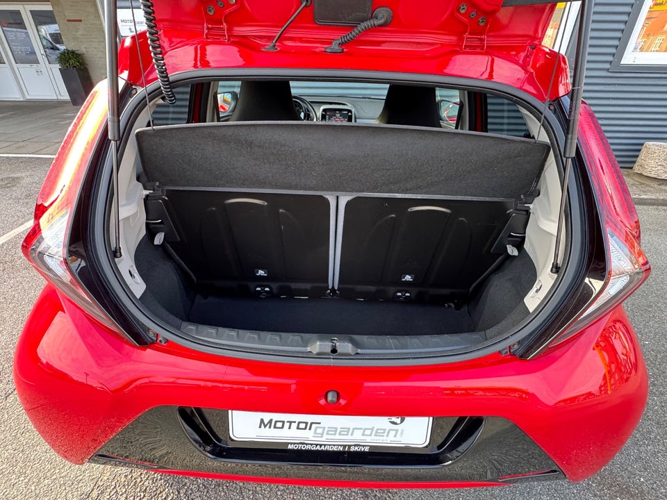 Toyota Aygo 1,0 VVT-i x-press 5d