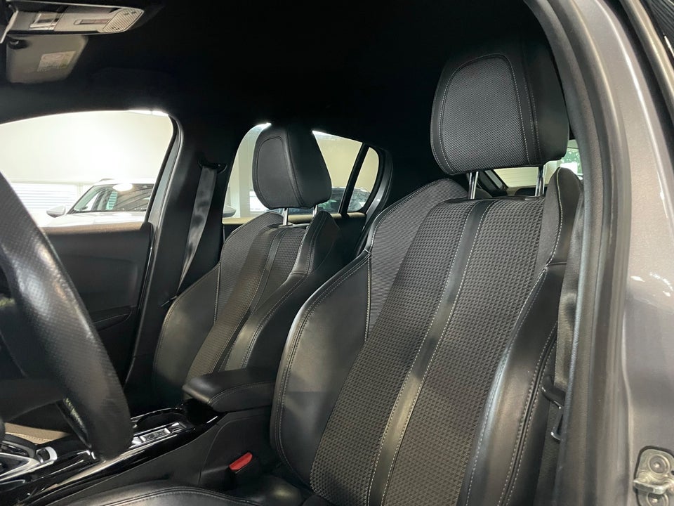 Peugeot e-208 50 GT 5d