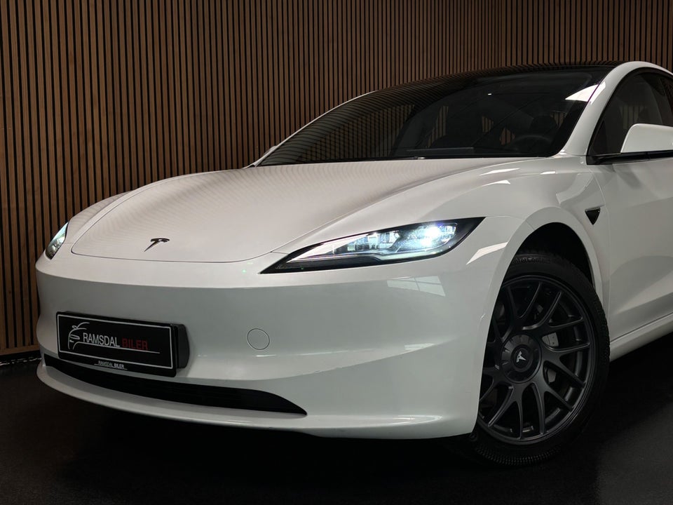 Tesla Model 3 RWD 4d