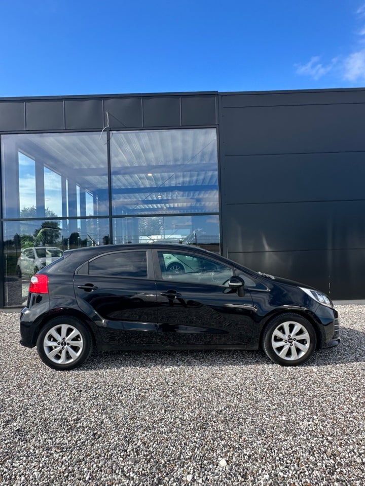 Kia Rio 1,4 CVVT Premium 5d