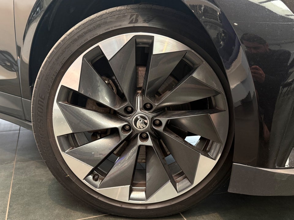 Skoda Enyaq 80 iV Suite 5d